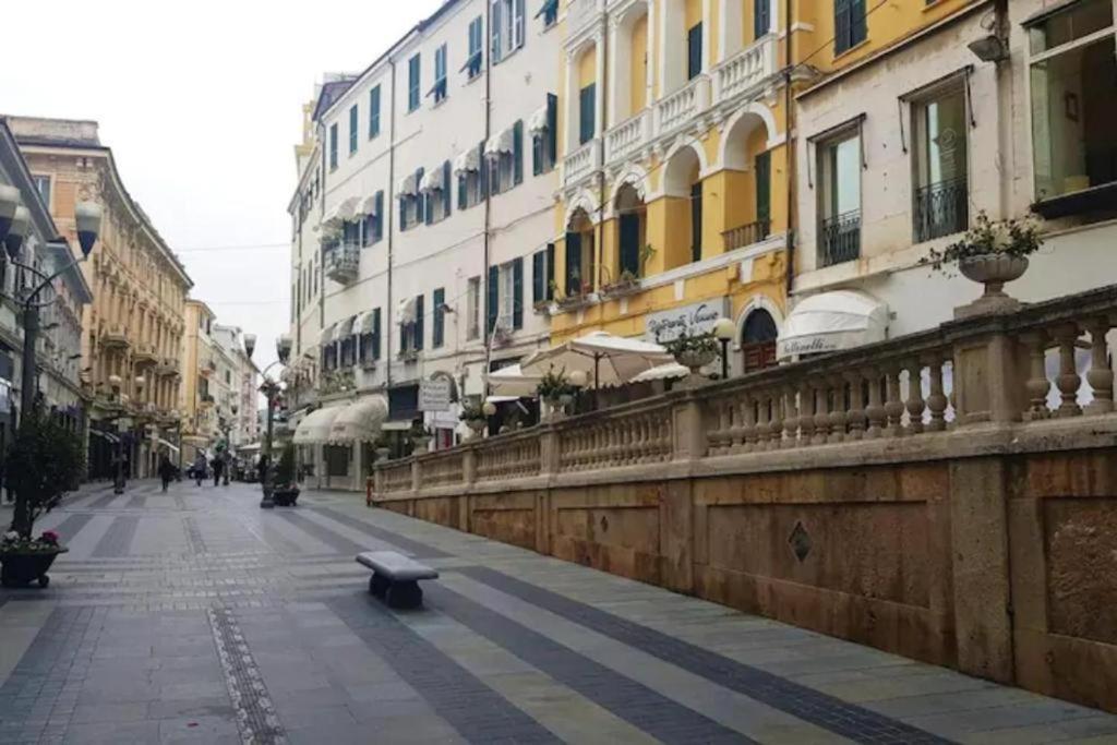 Casa Rosa Lucia Centrale Con Parcheggio San Remo Zewnętrze zdjęcie