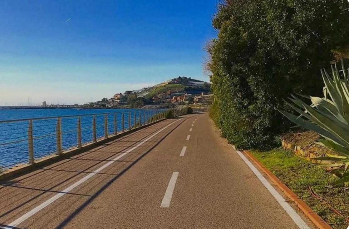 Casa Rosa Lucia Centrale Con Parcheggio San Remo Zewnętrze zdjęcie